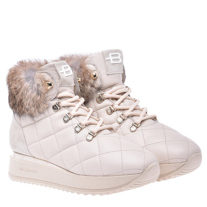 Sneakers montantes en nappa matelassé vanille et fourrure de lapin