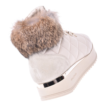 Sneakers montantes en nappa matelassé vanille et fourrure de lapin