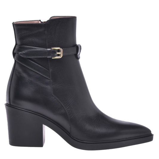 Ankle boots in black calfskin