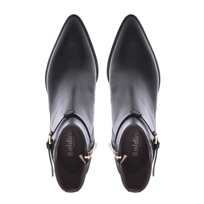 Ankle boots in black calfskin
