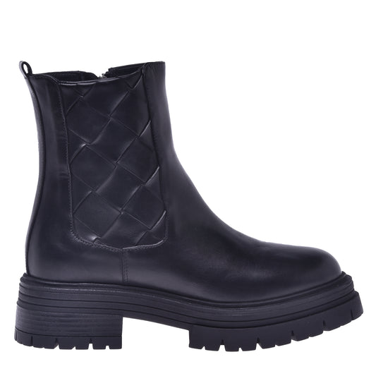 Ankle boots in black calfskin