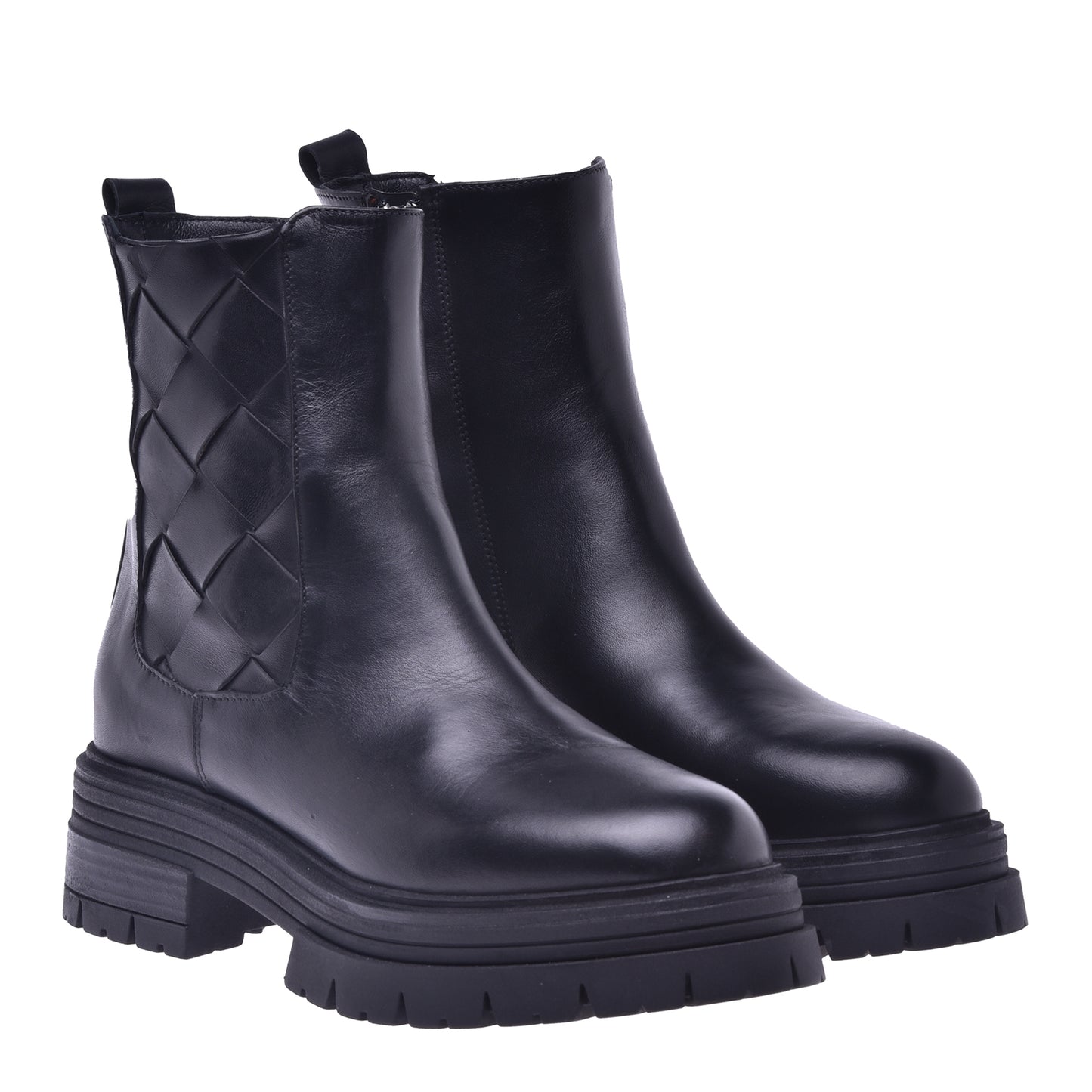 Ankle boots in black calfskin