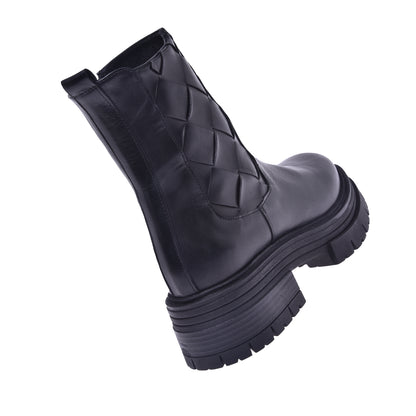 Ankle boots in black calfskin