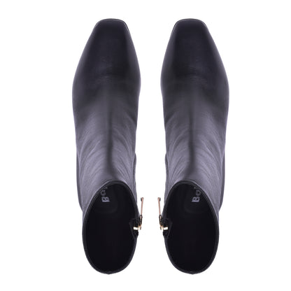 Ankle boots in black nappa