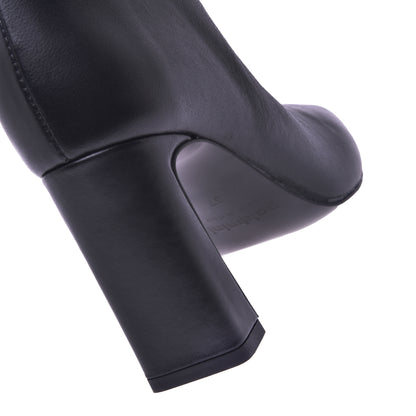 Ankle boots in black nappa