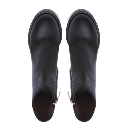 Ankle boots in black nappa