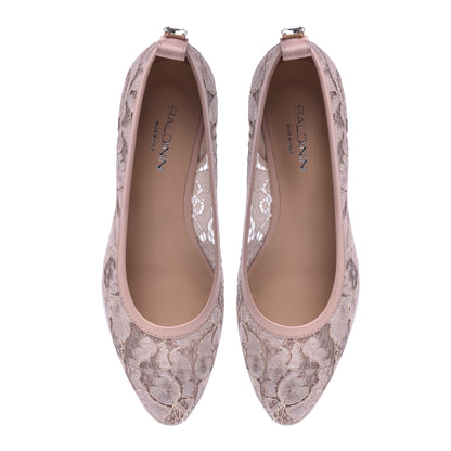 Ballerine en dentelle nude