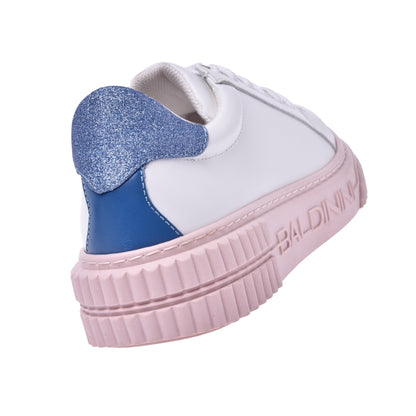 Basket tennis en cuir de veau blanc et paillettes bleu clair
