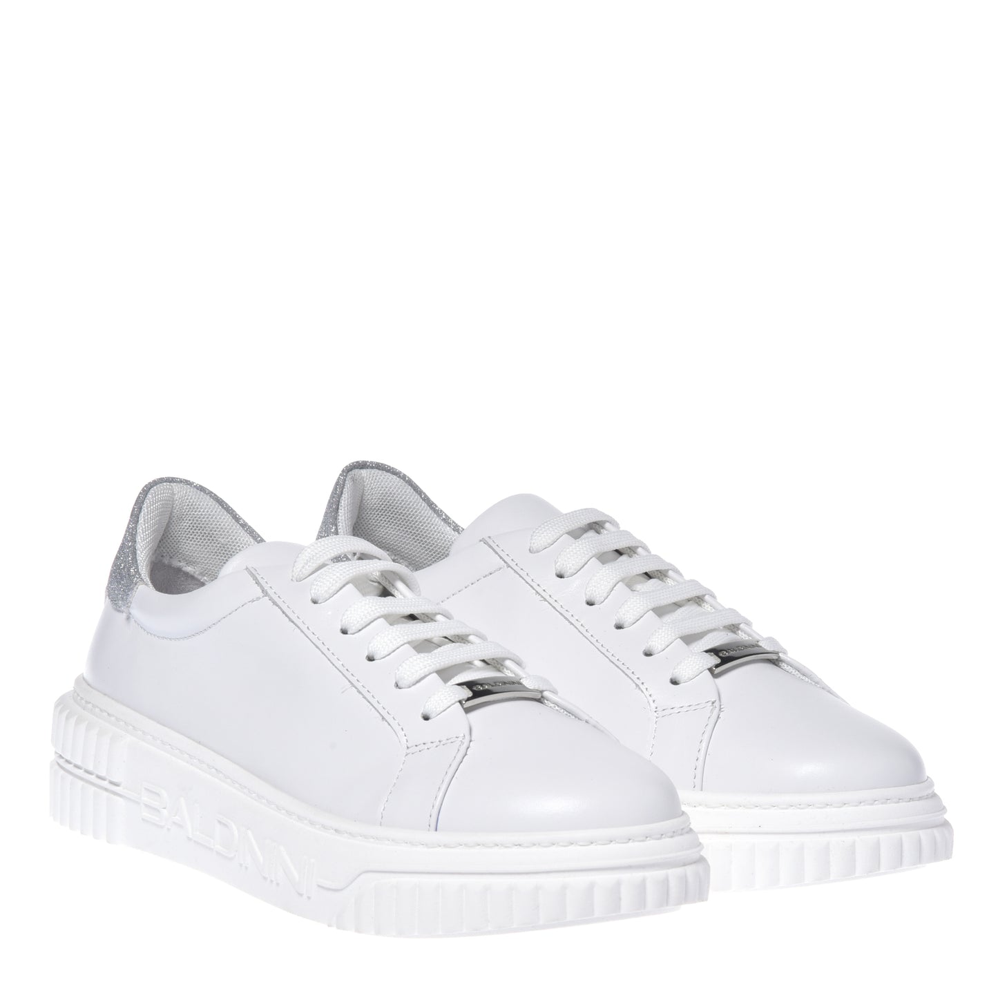 Baskets en cuir blanc et argent