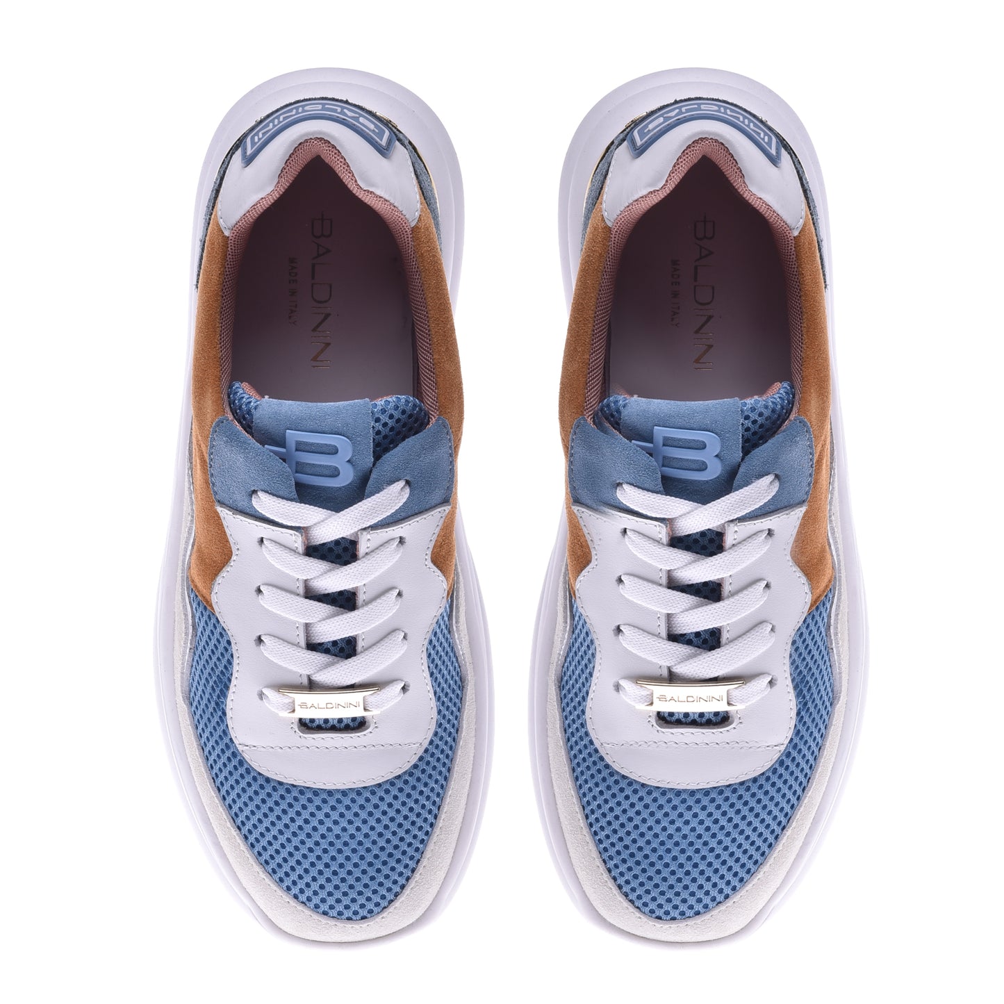 Basket running en croûte de cuir orange et tissu bleu clair