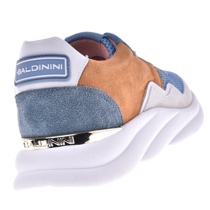 Basket running en croûte de cuir orange et tissu bleu clair