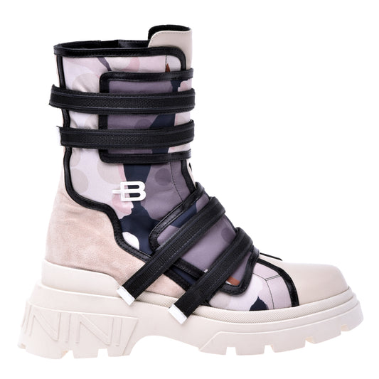Boots in camouflage fabric