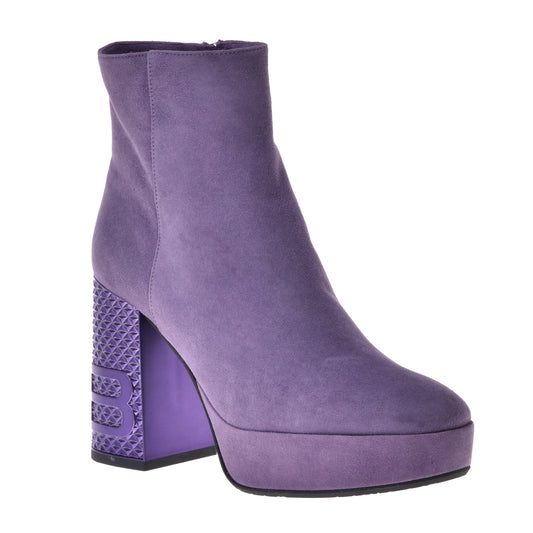 Ankle boots in lilac suede
