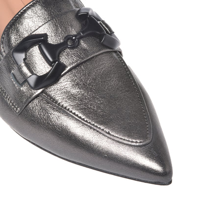 Ballerines en cuir métallisé gris