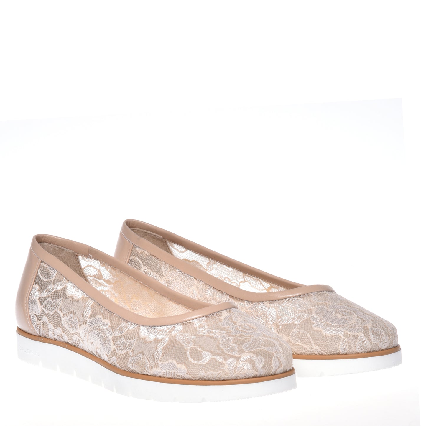 Ballerines en dentelle nude