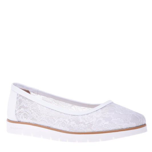 Ballerine en dentelle blanche