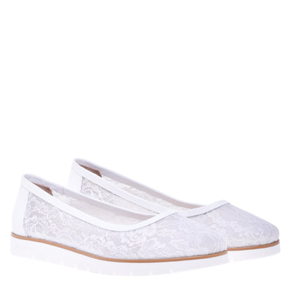 Ballerine en dentelle blanche