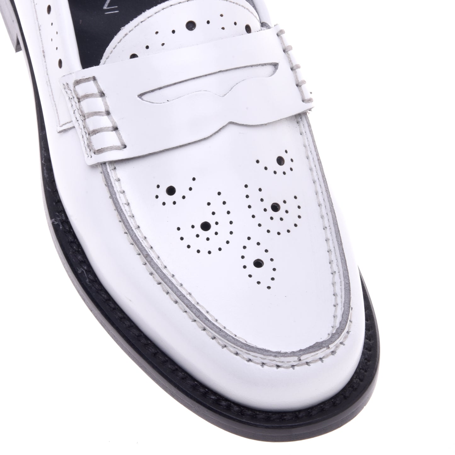 Mocassins blancs en cuir de veau brillant