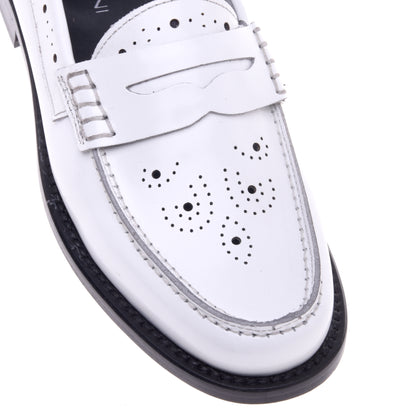 Mocassins blancs en cuir de veau brillant