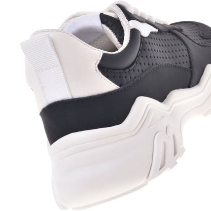 Sneakers noires en éco-cuir