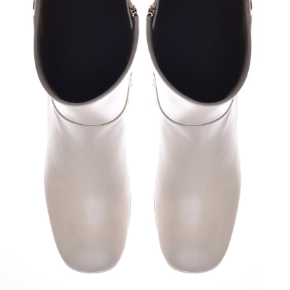 Boots in vanilla leather