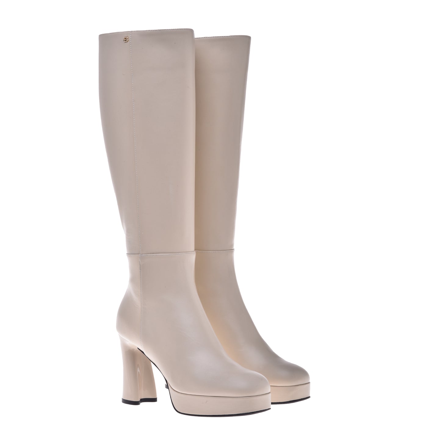 Boots in vanilla leather