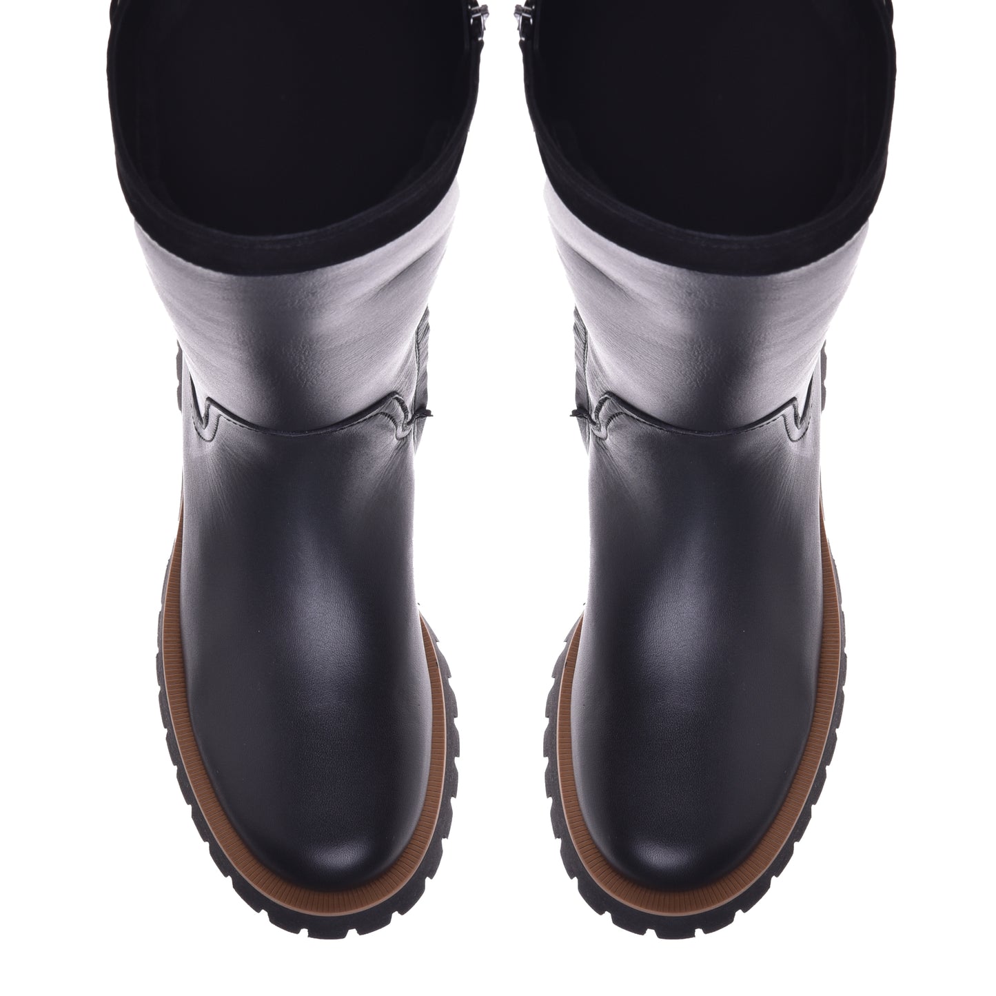 Boots in black leather suede