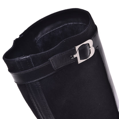Boots in black leather suede