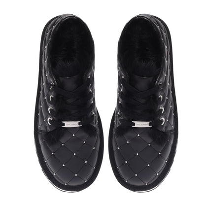 Baskets en cuir noir matelassé avec clous