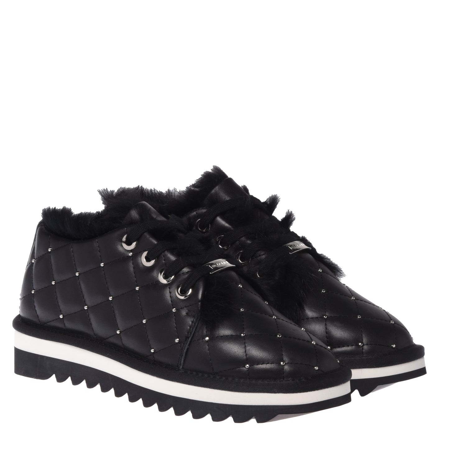 Baskets en cuir noir matelassé avec clous
