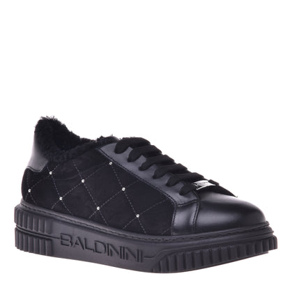 Baskets en cuir et daim noir matelassé et clouté