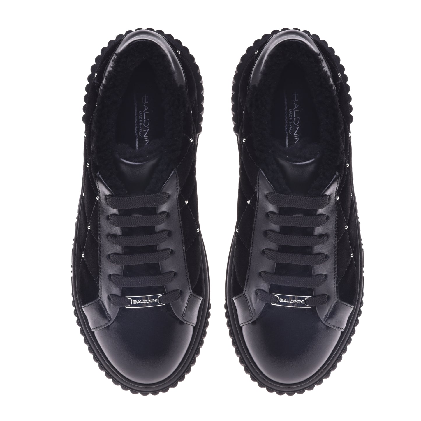 Baskets en cuir et daim noir matelassé et clouté