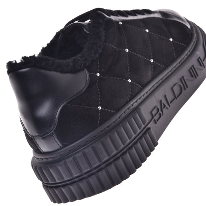Baskets en cuir et daim noir matelassé et clouté