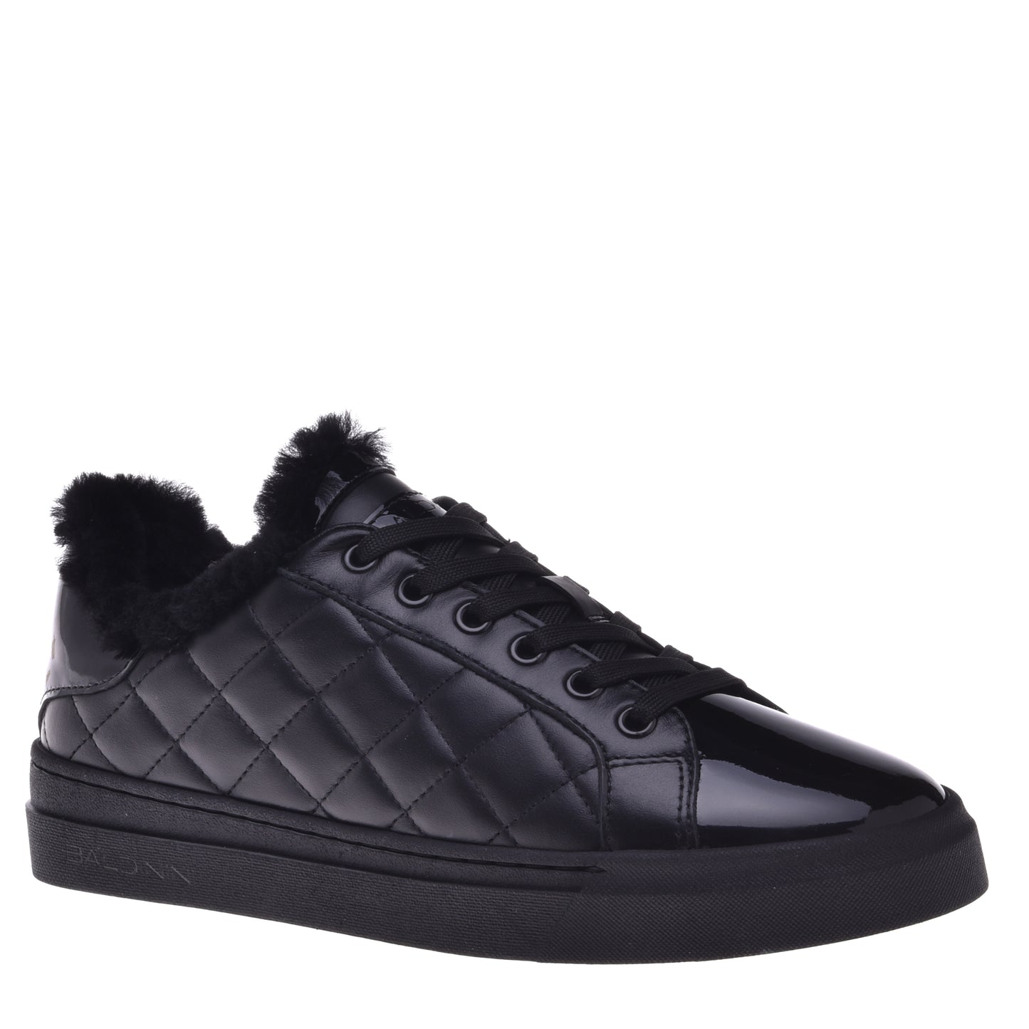 Baskets vernies en cuir matelassé noir