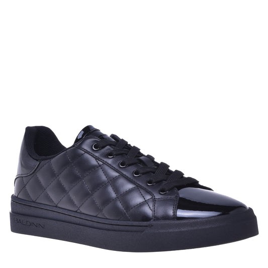 Baskets vernies en cuir matelassé noir