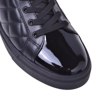 Baskets vernies en cuir matelassé noir