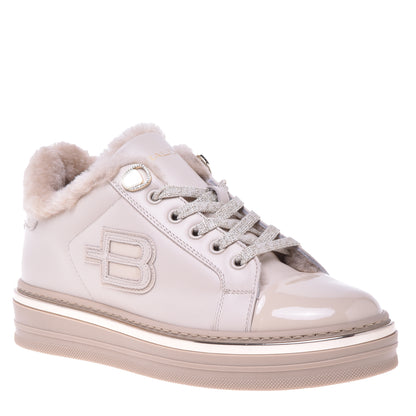 Baskets vernies en cuir vanille