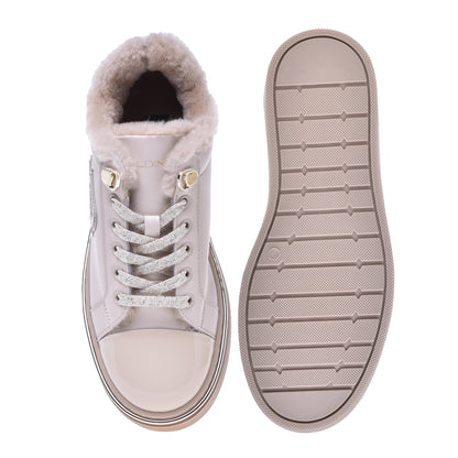 Baskets vernies en cuir vanille