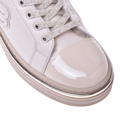 Baskets vernies en cuir vanille