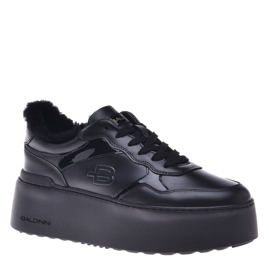 Baskets en cuir noir