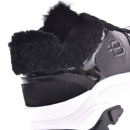 Baskets en daim et cuir noir