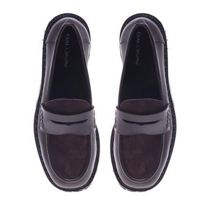 Mocassins marron foncé en daim et cuir