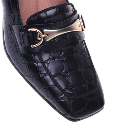 Mocassins noirs à talons motif croco