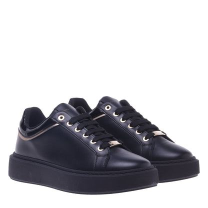 Sneakers en cuir noir