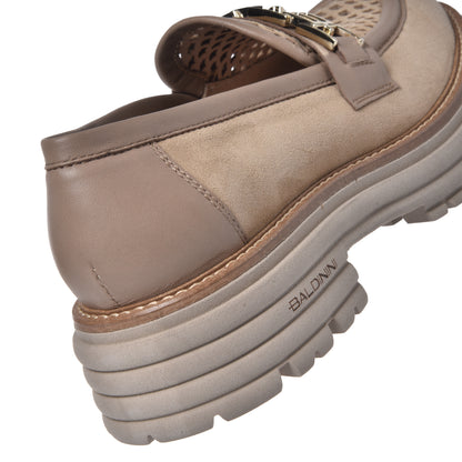 Mocassino in camoscio beige e camoscio traforato