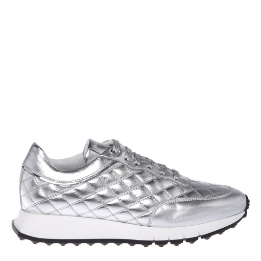 Sneaker en nappa laminé matelassé argent