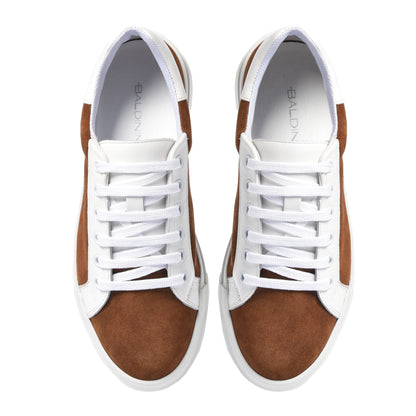 Sneaker en cuir suédé couleur cuir