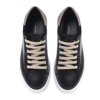 Sneaker en cuir noir et glitter or
