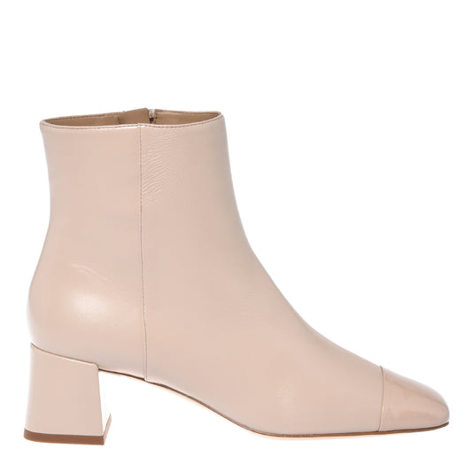 Stivaletto alla caviglia in vernice e nappa beige