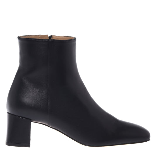 Stivaletto in nappa nera